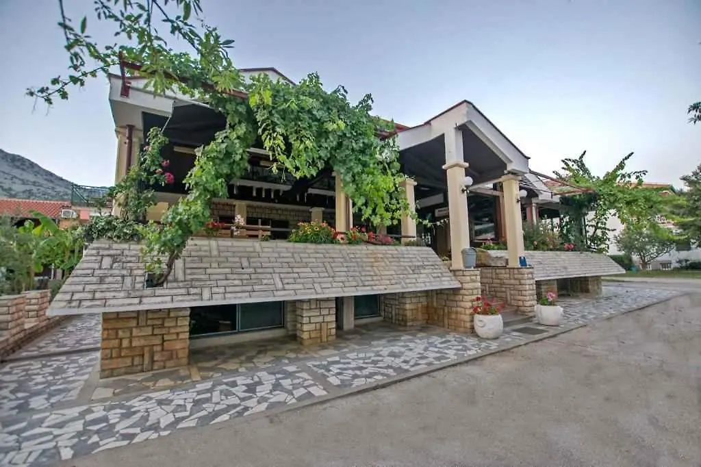 Apartment Studio In Starigrad-Paklenica 43596